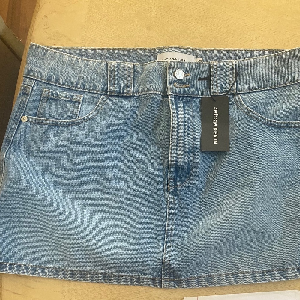 Refuge sz XL NWT. Mini skirt